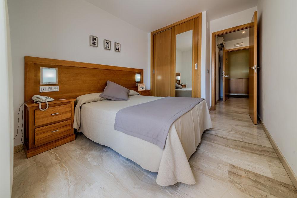 Hotel Apartamentos Loto Conil Conil De La Frontera Zewnętrze zdjęcie