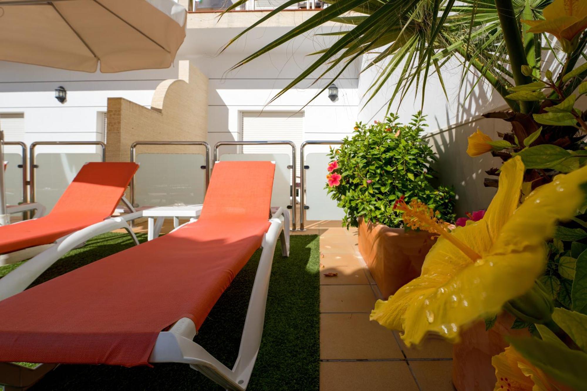 Hotel Apartamentos Loto Conil Conil De La Frontera Zewnętrze zdjęcie