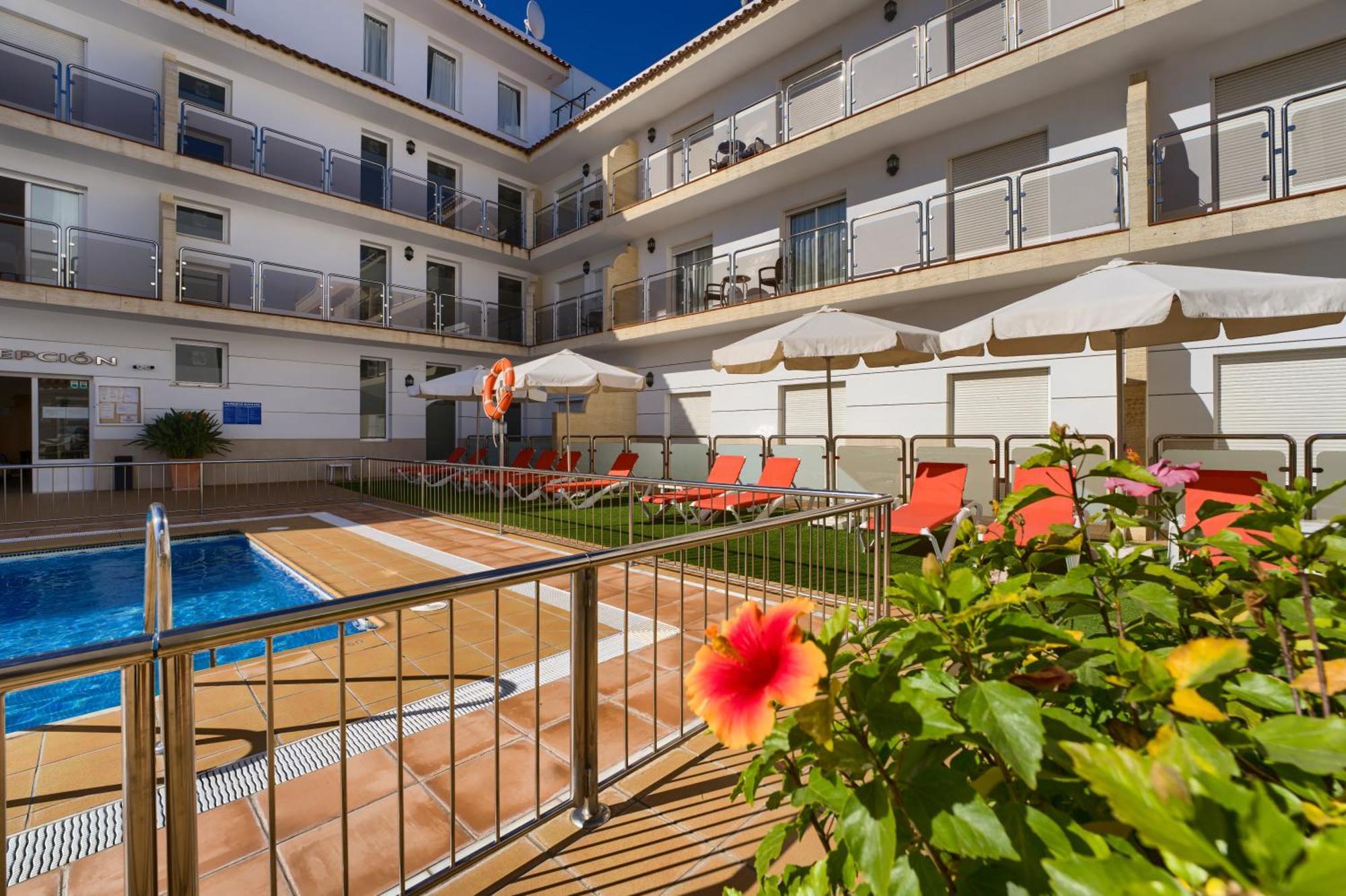 Hotel Apartamentos Loto Conil Conil De La Frontera Zewnętrze zdjęcie
