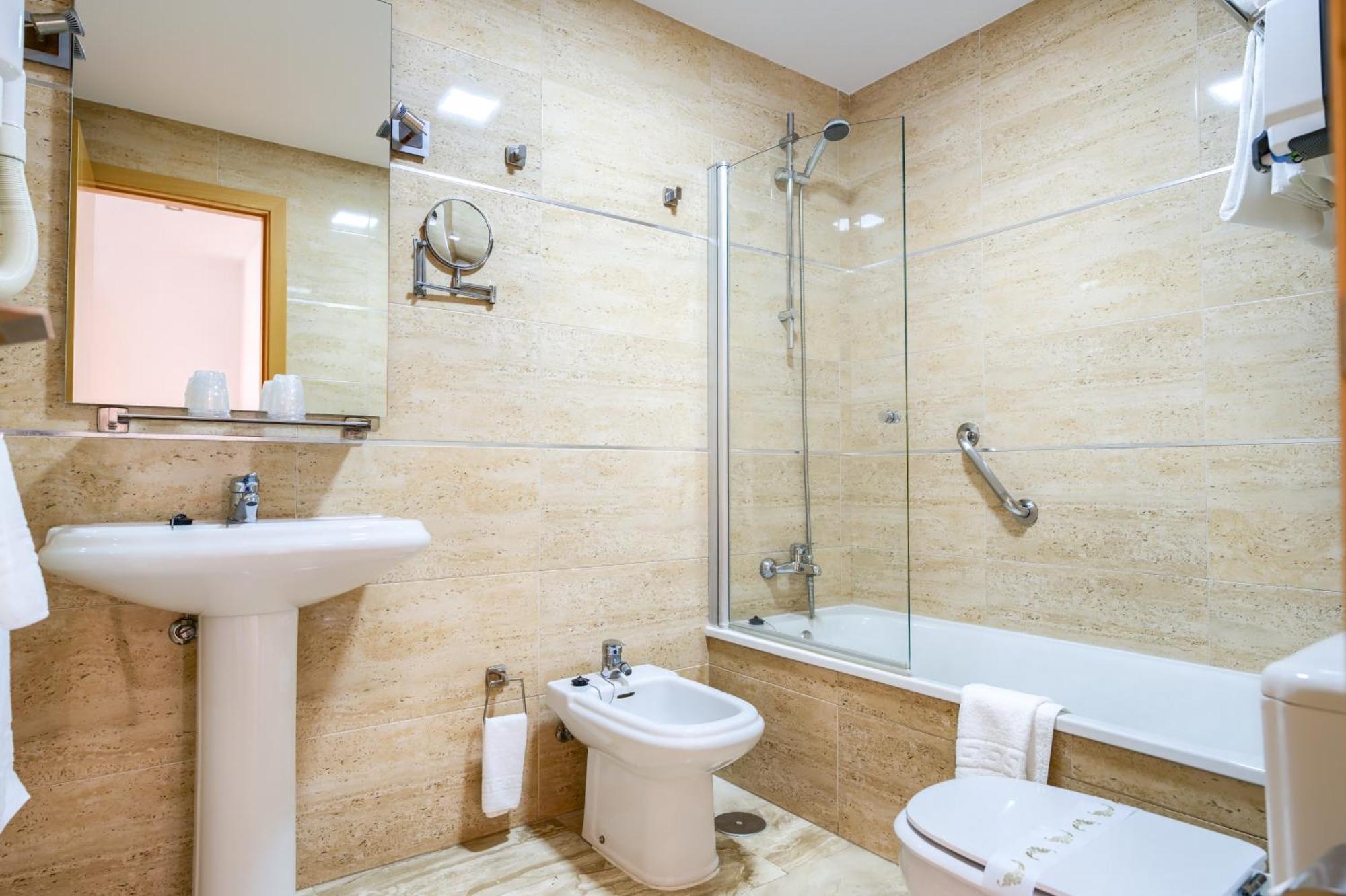 Hotel Apartamentos Loto Conil Conil De La Frontera Zewnętrze zdjęcie