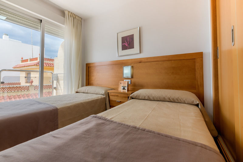 Hotel Apartamentos Loto Conil Conil De La Frontera Zewnętrze zdjęcie