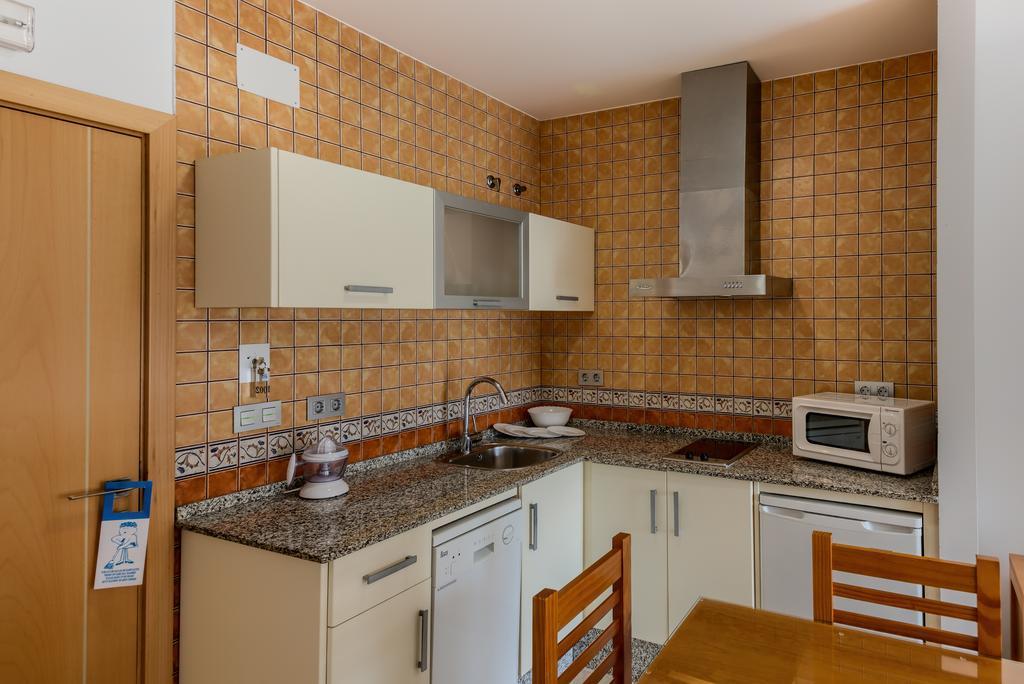 Hotel Apartamentos Loto Conil Conil De La Frontera Zewnętrze zdjęcie