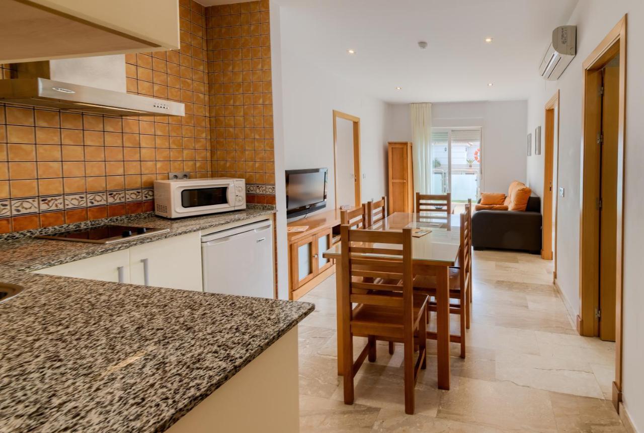 Hotel Apartamentos Loto Conil Conil De La Frontera Zewnętrze zdjęcie